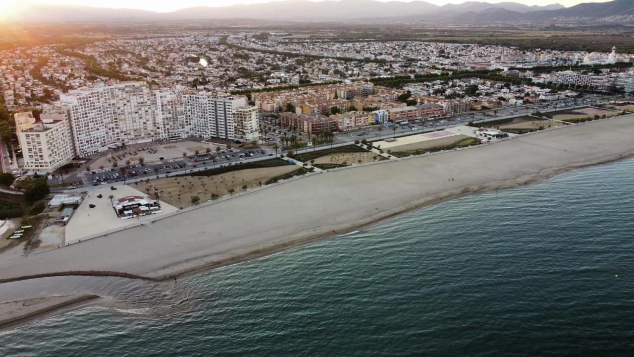 Holidays P16 - Hidromasaje Empuriabrava Bagian luar foto